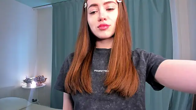 Chloeee4200 online show from 11, 4, 2026