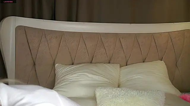 MarciDarugar online show from 4, 10, 2025