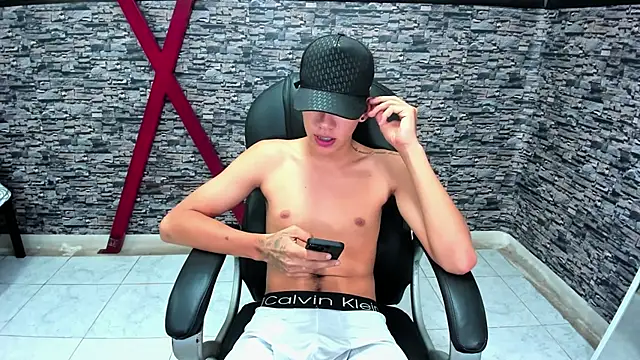 maxthomson boy online show from 4, 10, 2025