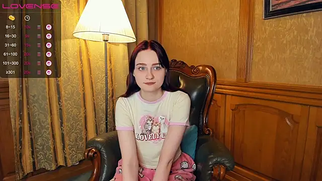 Snapshot of KatyKufel chatting on 6, 5, 2026 KatyKufel online show from 6, 5, 2026