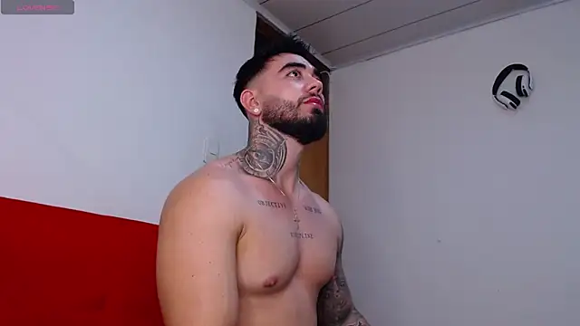 Snapshot of tommyblessd1 chatting on 28, 10, 2025 tommyblessd1 online show from 28, 10, 2025