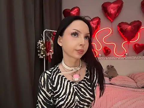 Lina Thornton  online show from 28, 7, 2026