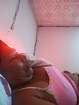 Naomi-Mature online show from 3, 12, 2025