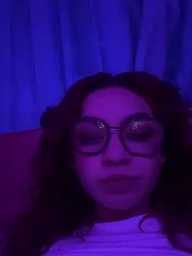 Red kytty6 online show from 15, 9, 2025