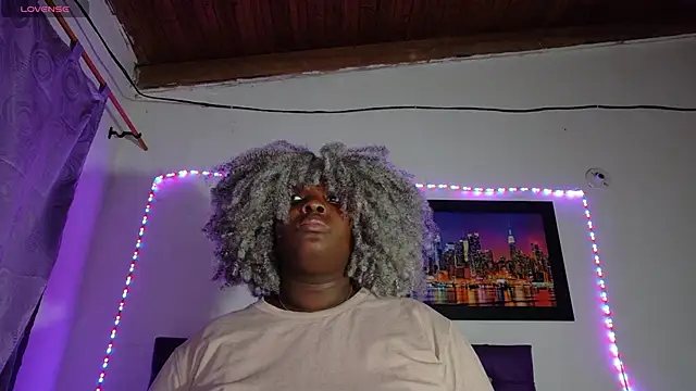 Snapshot of ebony_NeighborMoans chatting on 30, 4, 2026 ebony NeighborMoans online show from 30, 4, 2026
