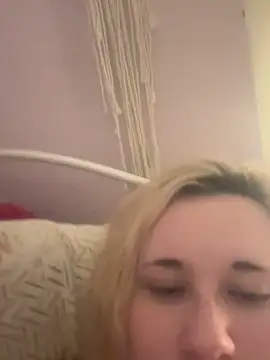 imawhorenslut19 online show from 11, 4, 2026