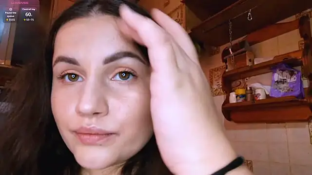 DierdreCousineau online show from 7, 10, 2025