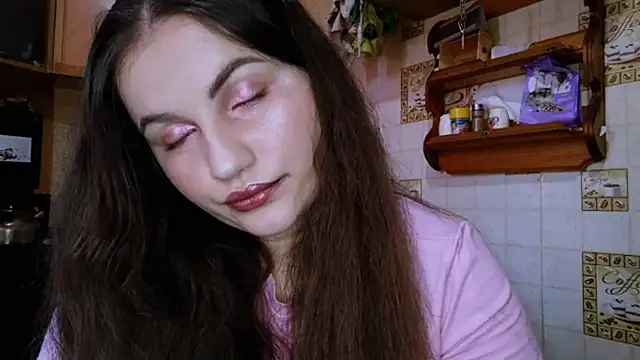 DierdreCousineau online show from 14, 10, 2025