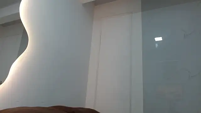 Snapshot of KiraaWild chatting on 12, 11, 2025 KiraaWild online show from 12, 11, 2025