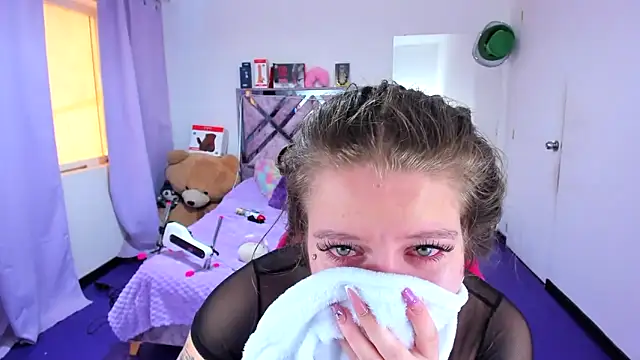 Luna Analya online show from 13, 4, 2026