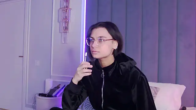 VioletAsh online show from 8, 2, 2026