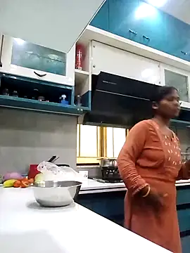 Snapshot of Sneha16 chatting on 17, 11, 2025 Sneha16 online show from 17, 11, 2025