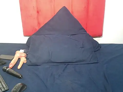 Snapshot of GorillaGripCunt77 chatting on 6, 10, 2025 GorillaGripCunt77 online show from 6, 10, 2025