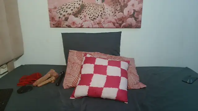 GorillaGripCunt77 online show from 3, 2, 2026