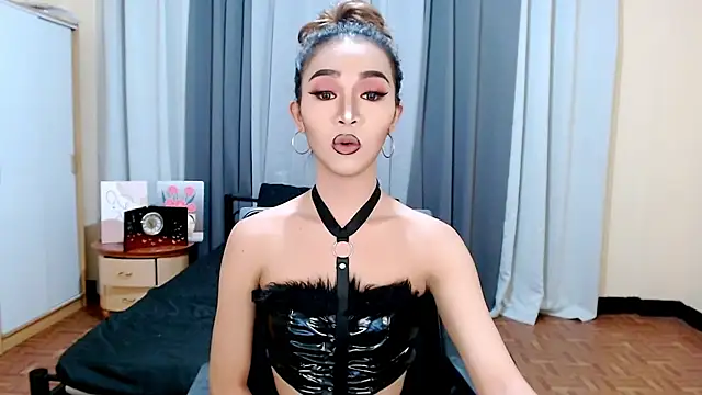 aelinhot online show from 4, 10, 2025