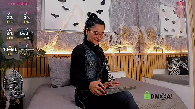 Snapshot of princequinn_ chatting on 13, 10, 2025 princequinn online show from 13, 10, 2025