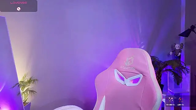 Lucy louras online show from 4, 10, 2025