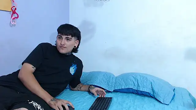 onixandghosty1 online show from 5, 12, 2025