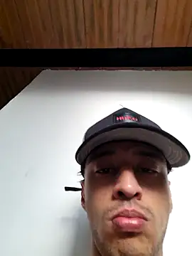 Snapshot of Santi2323xxX chatting on 1, 12, 2025 Santi2323xxX online show from 1, 12, 2025