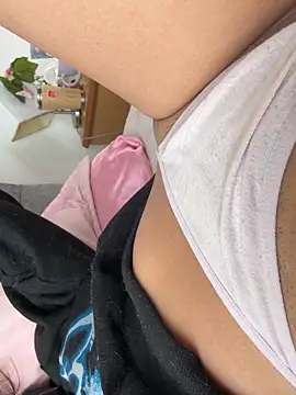 Snapshot of sabrina_rosee chatting on 28, 10, 2025 sabrina rosee online show from 28, 10, 2025