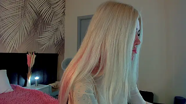 Snapshot of Kira_Key chatting on 24, 9, 2025 Kira Key online show from 24, 9, 2025