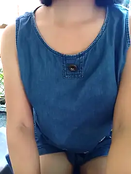 Snapshot of Thaohoa_love chatting on 8, 10, 2025 Thaohoa love online show from 8, 10, 2025