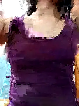 Snapshot of Thaohoa_love chatting on 13, 10, 2025 Thaohoa love online show from 13, 10, 2025