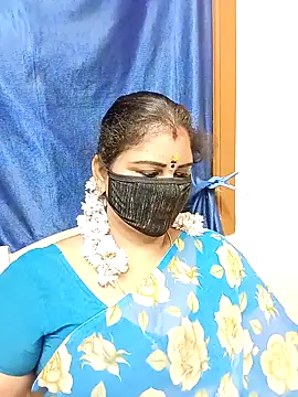 Snapshot of sushma26 chatting on 14, 11, 2025 sushma26 online show from 14, 11, 2025