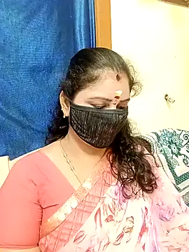 Snapshot of sushma26 chatting on 18, 11, 2025 sushma26 online show from 18, 11, 2025