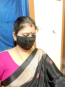 Snapshot of sushma26 chatting on 19, 11, 2025 sushma26 online show from 19, 11, 2025