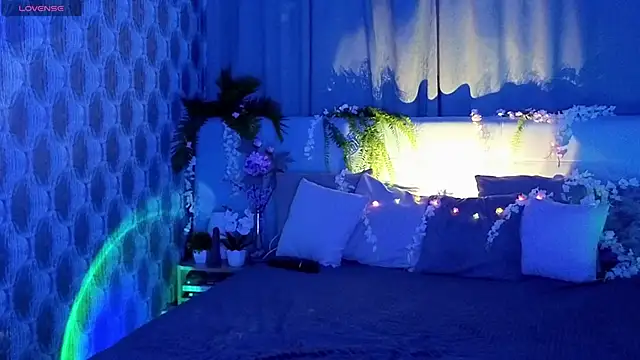 Aurora Bennet online show from 12, 11, 2025