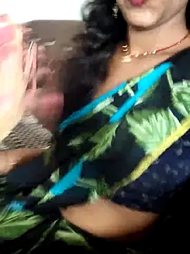 AnanyaKapoor89 online show from 13, 9, 2025