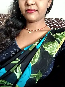 AnanyaKapoor89 online show from 17, 9, 2025