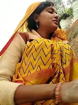 AnanyaKapoor89 online show from 3, 12, 2025