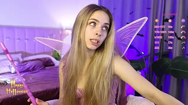 Snapshot of ShinyBarbie chatting on 21, 10, 2025 ShinyBarbie online show from 21, 10, 2025