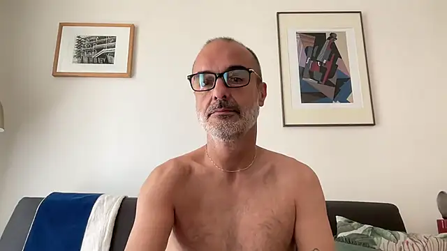 Snapshot of Milkywaymen chatting on 25, 5, 2026 Milkywaymen online show from 25, 5, 2026