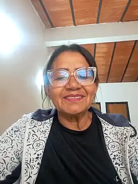 Snapshot of Vickysweeeettt chatting on 16, 4, 2026 Vickysweeeettt online show from 16, 4, 2026