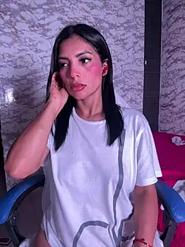 Snapshot of AlisSon__hot chatting on 4, 7, 2026 AlisSon hot online show from 4, 7, 2026