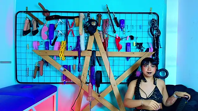 Snapshot of Mrmia_bdsm_extreme chatting on 3, 12, 2025 Mrmia bdsm extreme online show from 3, 12, 2025