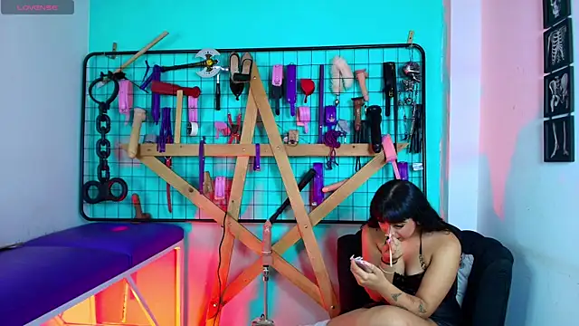 Snapshot of Mrmia_bdsm_extreme chatting on 18, 12, 2025 Mrmia bdsm extreme online show from 18, 12, 2025