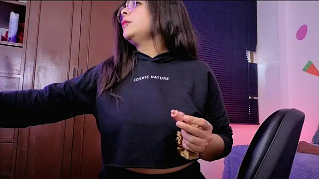 MiaCollinssx online show from 13, 4, 2026