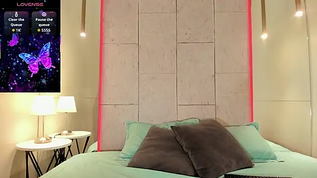 Snapshot of krystal_swift chatting on 12, 9, 2025 krystal swift online show from 12, 9, 2025