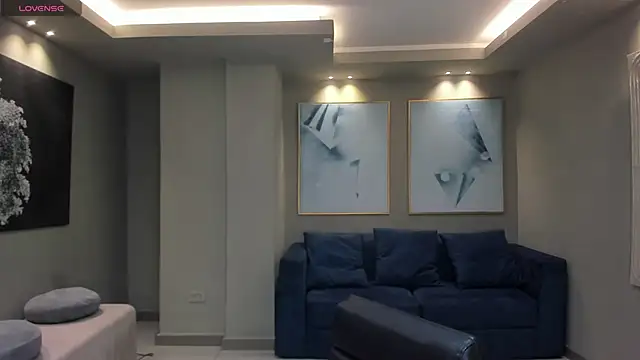 LeahNovac online show from 10, 9, 2025