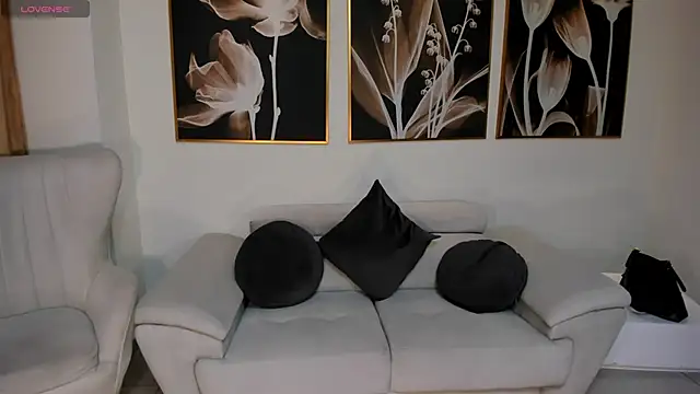 LeahNovac online show from 24, 9, 2025