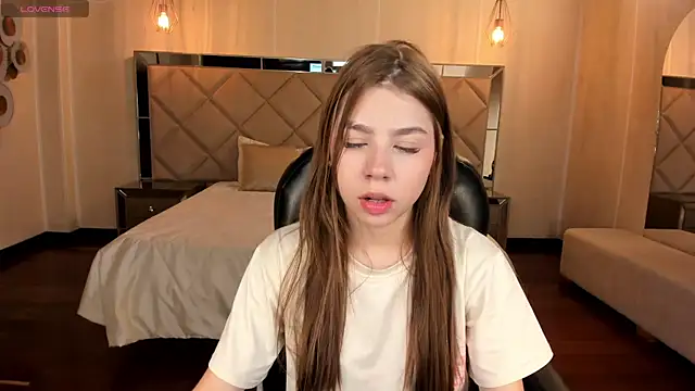 TiffannySins online show from 21, 12, 2025