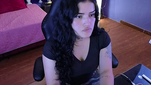 Snapshot of sari_belle chatting on 3, 12, 2025 sari belle online show from 3, 12, 2025