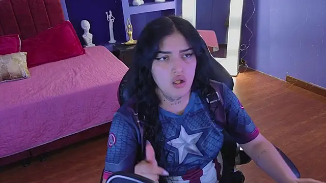 Snapshot of sari_belle chatting on 4, 12, 2025 sari belle online show from 4, 12, 2025