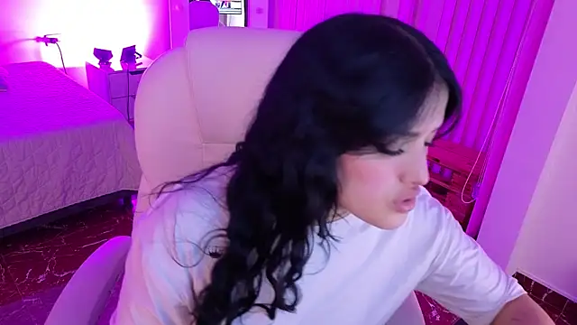 Snapshot of sari_belle chatting on 6, 1, 2026 sari belle online show from 6, 1, 2026