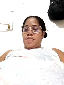 Big ass submissive online show from 5, 4, 2026