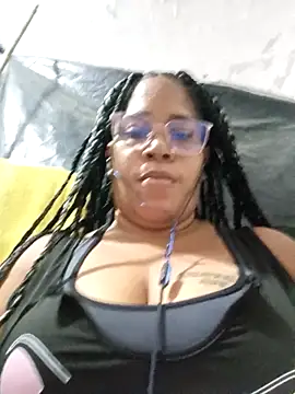 Big ass submissive online show from 9, 4, 2026